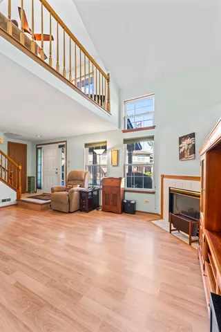 $250,000 | 9298 Meadowview Drive, Orland Hills, IL 60487