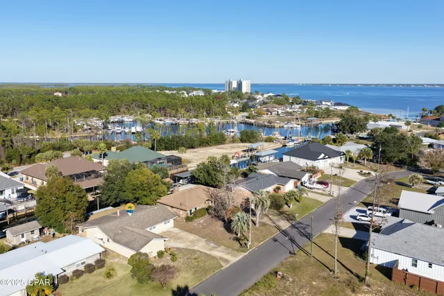 $2,750 | 205 Sunset Lane, Panama City Beach, FL 32407