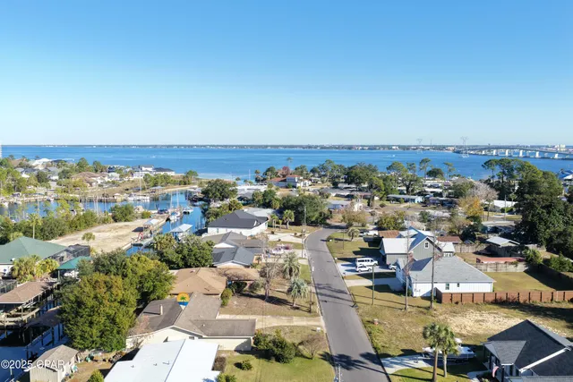 $2,750 | 205 Sunset Lane, Panama City Beach, FL 32407
