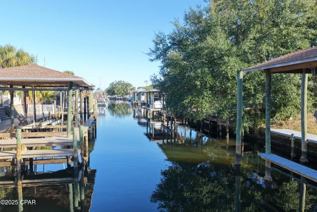 $2,750 | 205 Sunset Lane, Panama City Beach, FL 32407