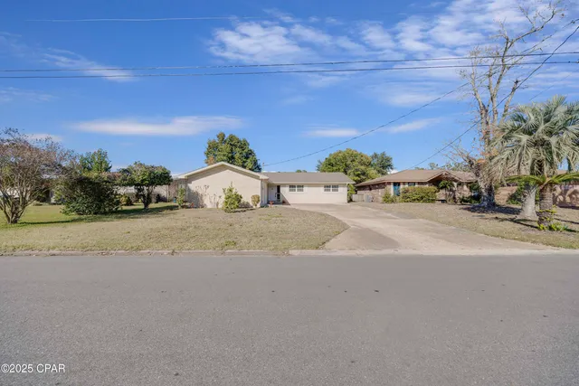 $2,750 | 205 Sunset Lane, Panama City Beach, FL 32407