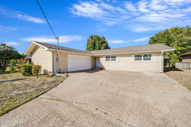 $2,750 | 205 Sunset Lane, Panama City Beach, FL 32407