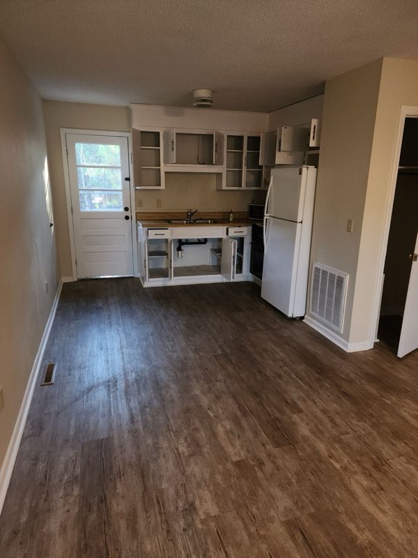 115 B Morningside Drive Seneca, SC 29678 - Photo 7 of 9