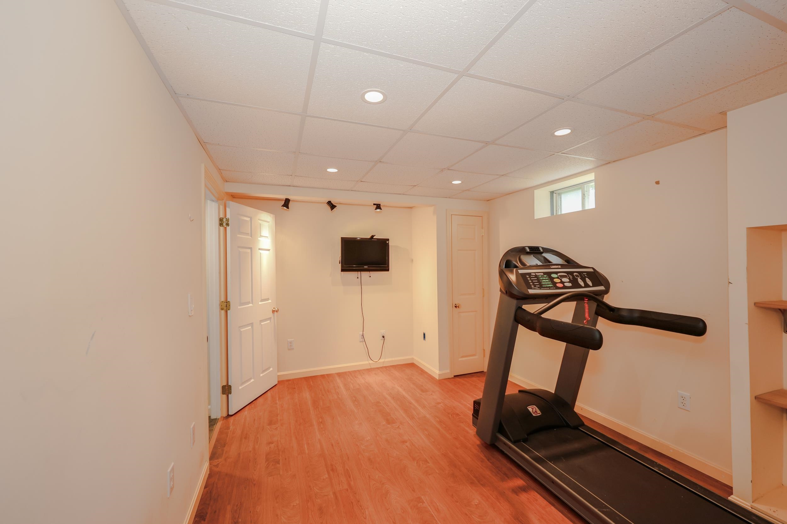 11 Mountain Road Bedford, NH 03110 - Photo 51 of 59