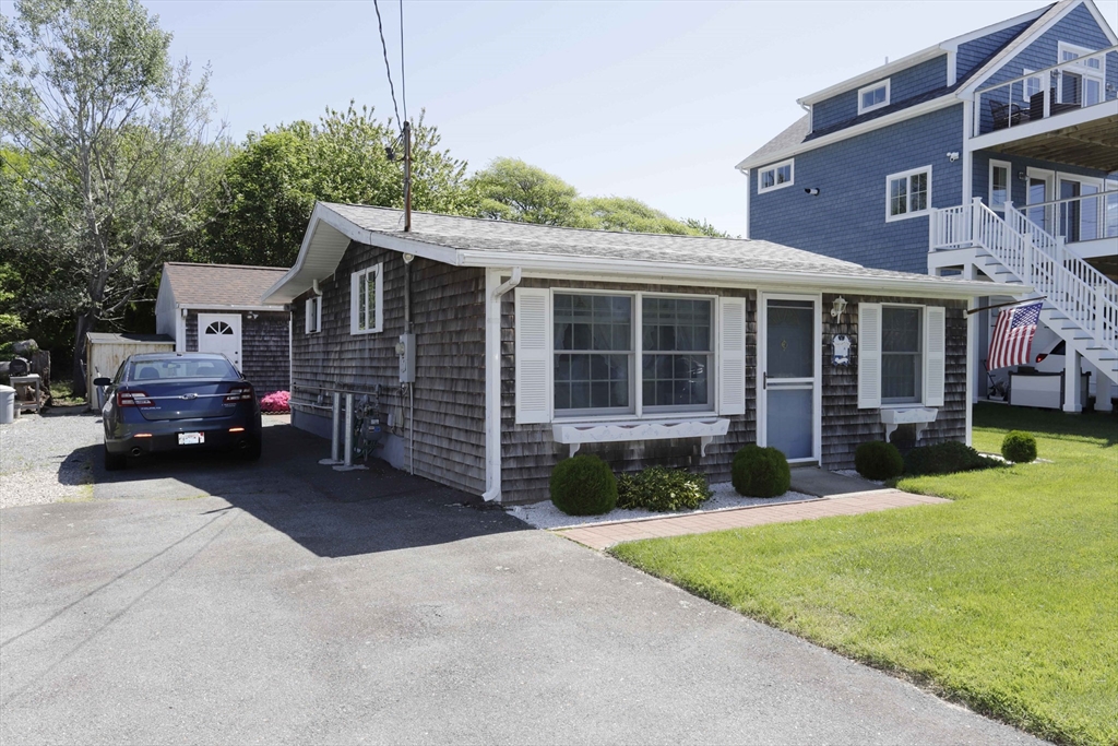 35 Point Street Fairhaven, MA 02719 - Photo 3 of 36