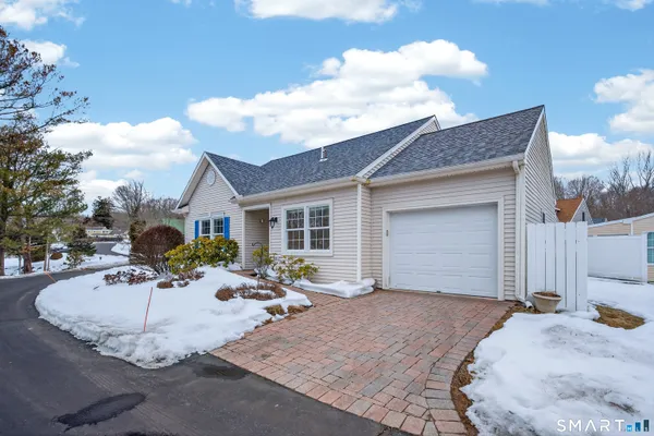 $469,900 | 16 Silverbrook Lane, Unit 16, Clinton, CT 06413