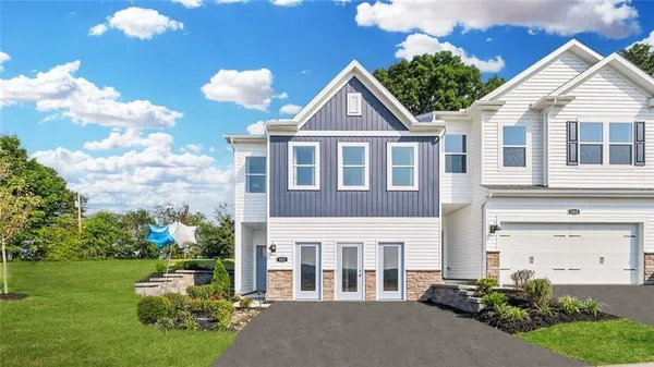 $389,990 | 162 River Rdg Drive, Moon Township, PA 15108