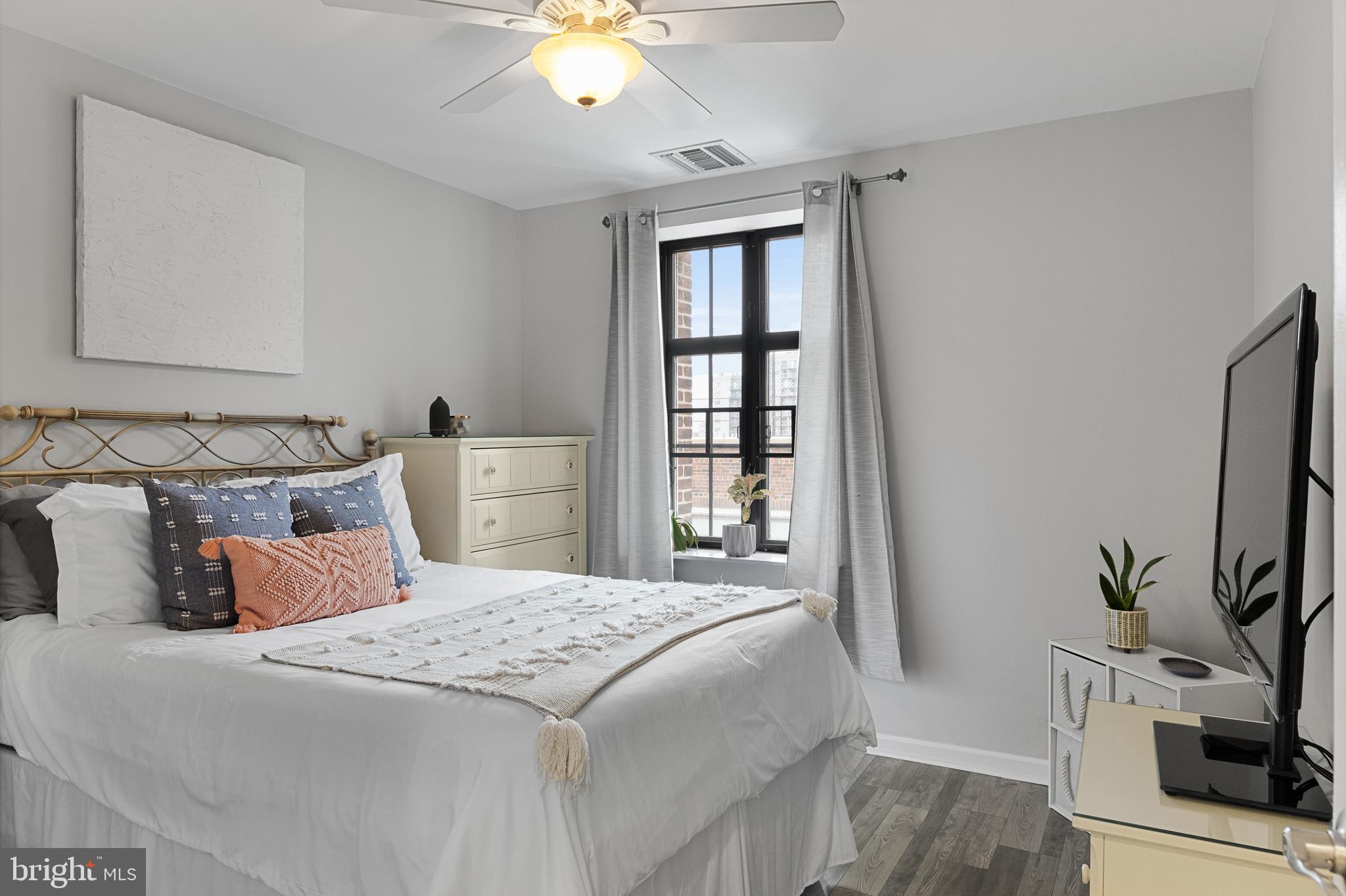 1601 Spring Garden Street, Unit 503 Philadelphia, PA 19130 - Photo 13 of 23