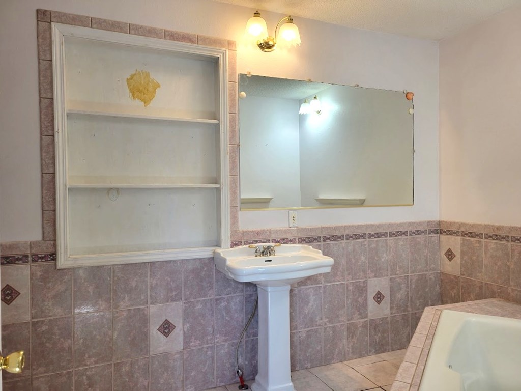 215 Bluff Road Greenwood, SC 29649 - Photo 21 of 49 Gallery Image 21