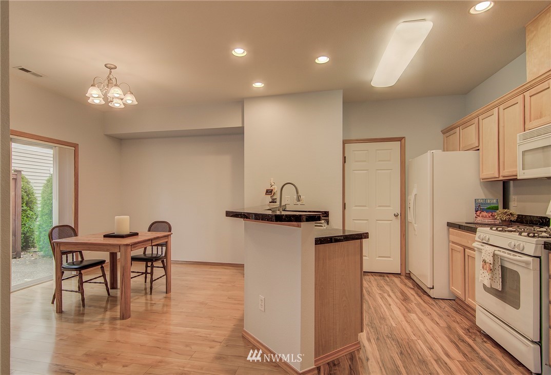 18913 108th Lane Southeast Renton, WA 98055 - Photo 11 of 25 Gallery Image 11