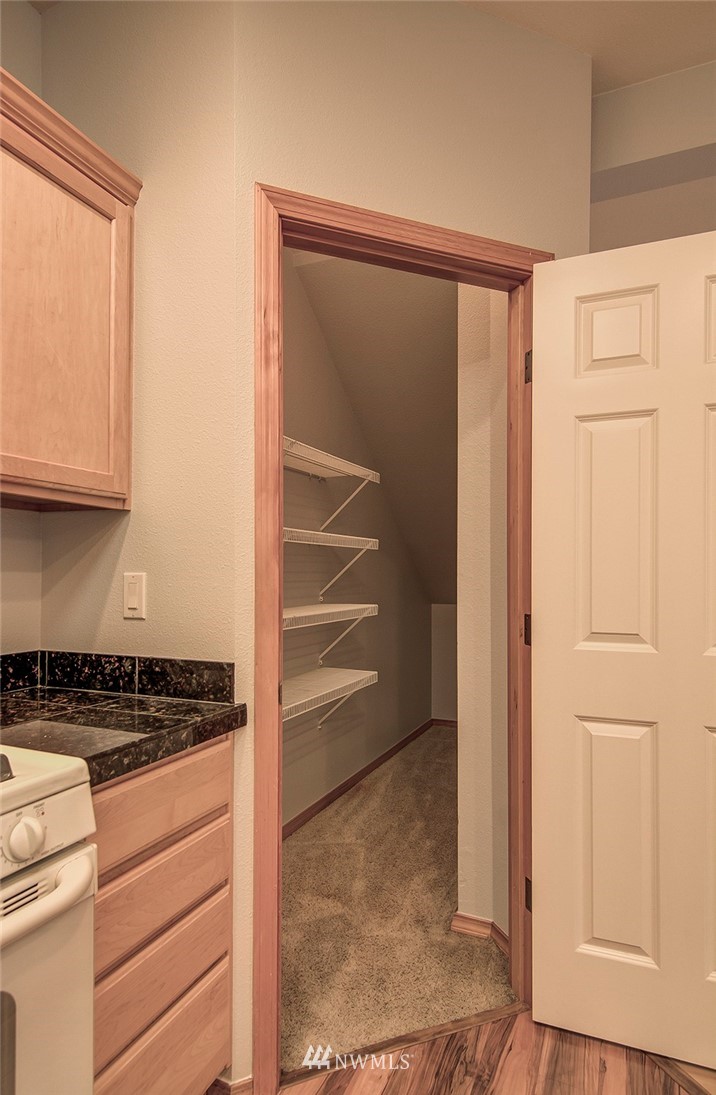 18913 108th Lane Southeast Renton, WA 98055 - Photo 13 of 25 Gallery Image 13