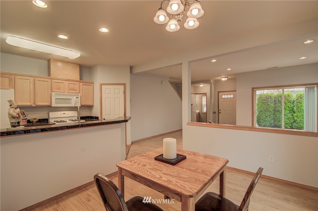 18913 108th Lane Southeast Renton, WA 98055 - Photo 14 of 25 Gallery Image 14