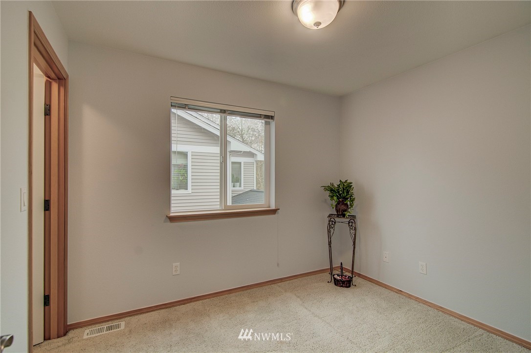 18913 108th Lane Southeast Renton, WA 98055 - Photo 16 of 25 Gallery Image 16