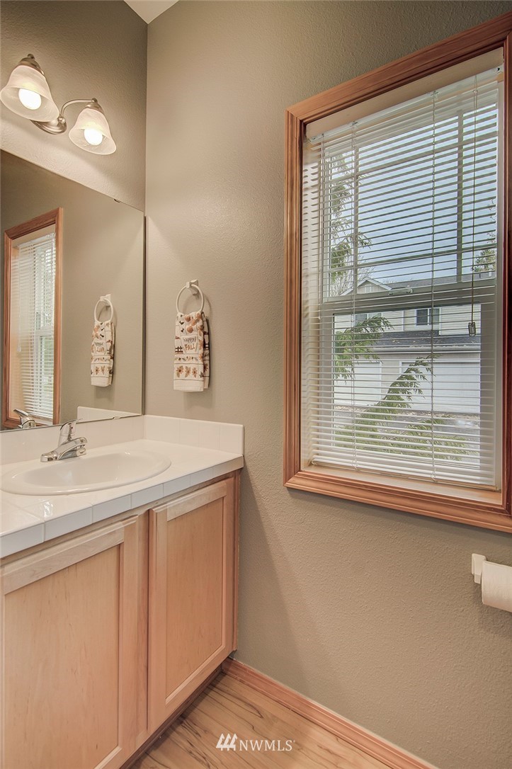 18913 108th Lane Southeast Renton, WA 98055 - Photo 17 of 25 Gallery Image 17