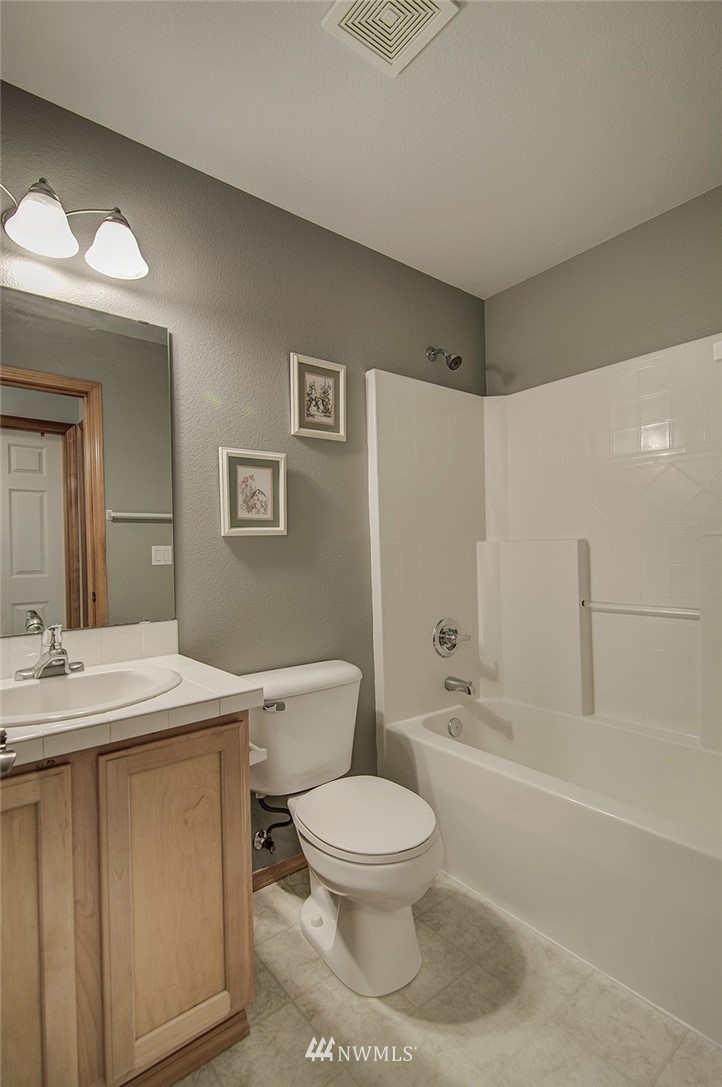 18913 108th Lane Southeast Renton, WA 98055 - Photo 19 of 25 Gallery Image 19