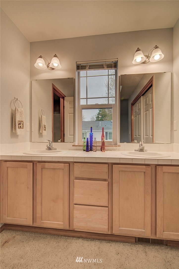 18913 108th Lane Southeast Renton, WA 98055 - Photo 21 of 25 Gallery Image 21