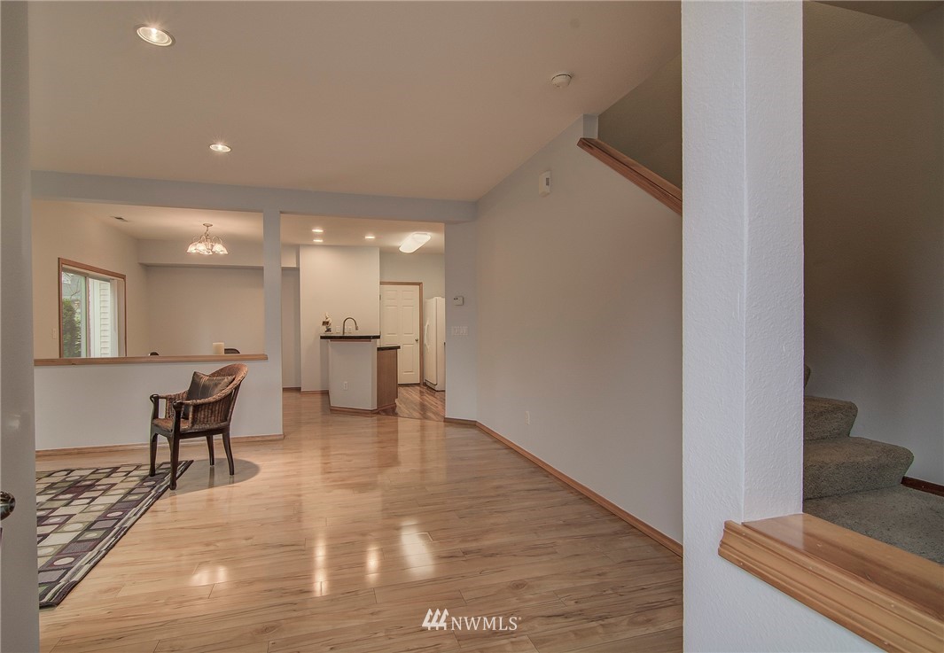 18913 108th Lane Southeast Renton, WA 98055 - Photo 8 of 25 Gallery Image 8