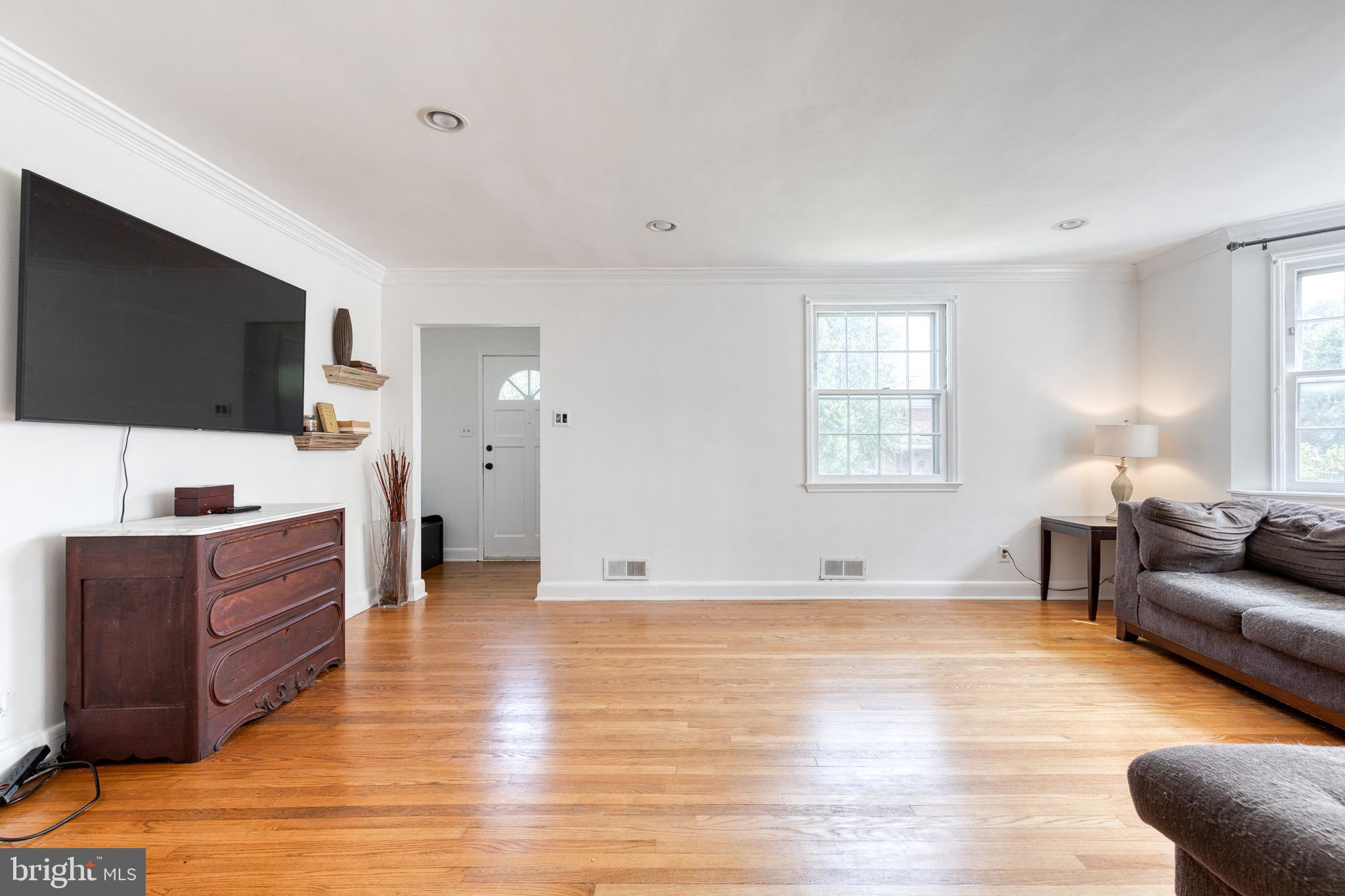 509 Windwood Road Baltimore, MD 21212 - Photo 6 of 23