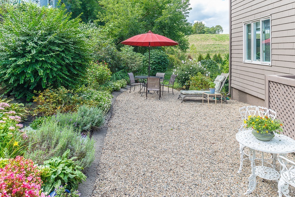 52 Stony Brook Road, Unit 2 Marblehead, MA 01945 - Photo 13 of 15 Gallery Image 13