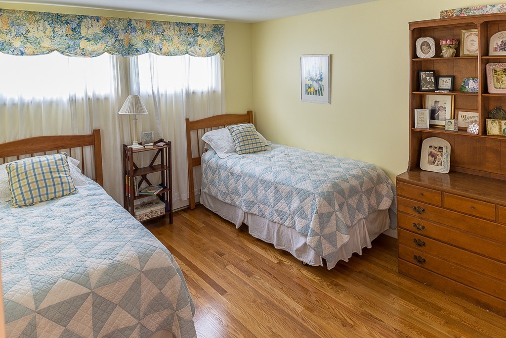 52 Stony Brook Road, Unit 2 Marblehead, MA 01945 - Photo 9 of 15 Gallery Image 9