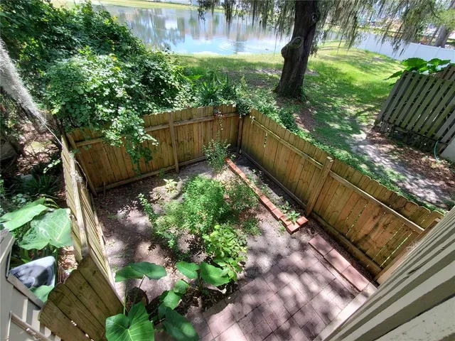a view of backyard with garden