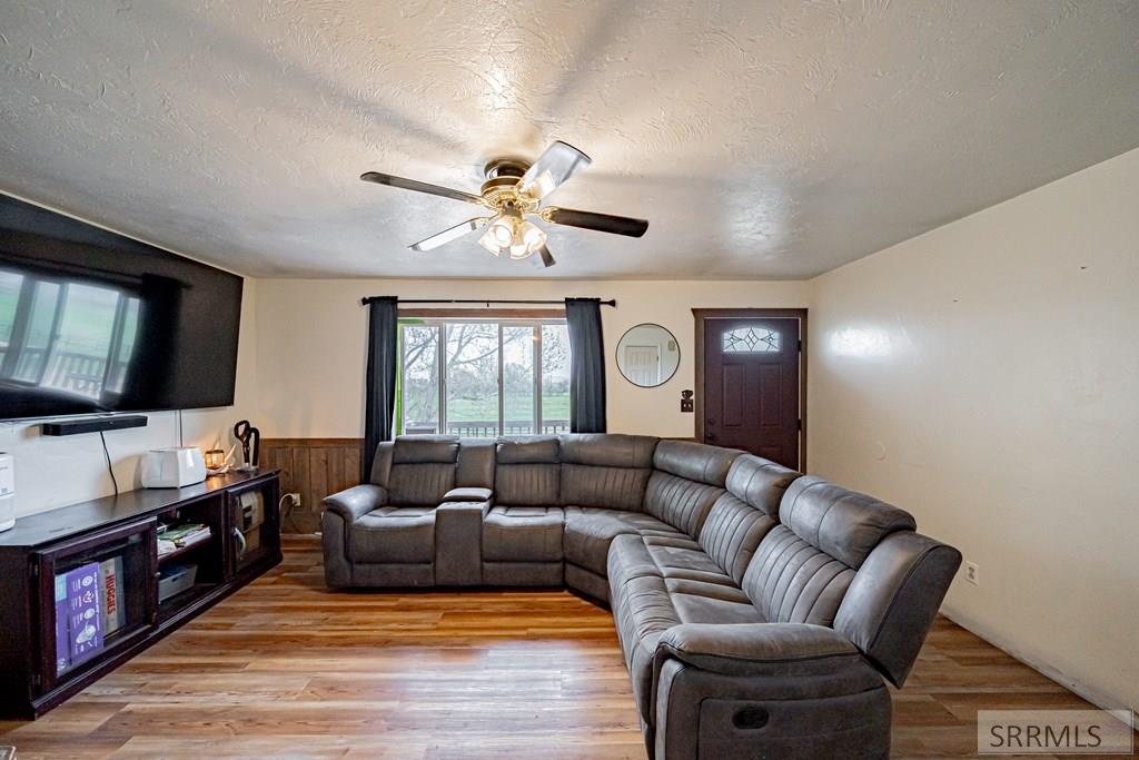 352 Sandhill Road Blackfoot, ID 83221 - Photo 4 of 34