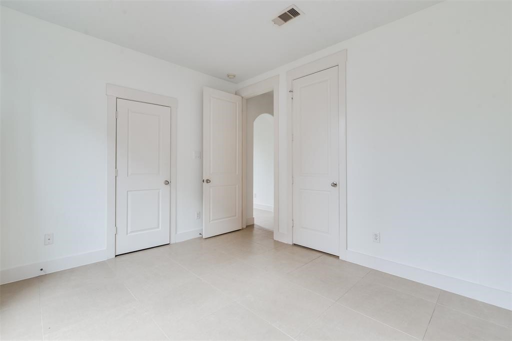 2002 Blodgett Street Houston, TX 77004 - Photo 4 of 43 a view of an empty room