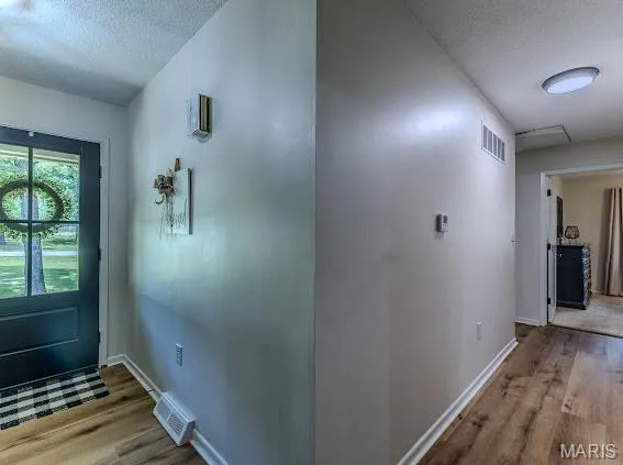 $398,900 | 20150 Southwest Oakwood Drive, Lebanon, MO 65536