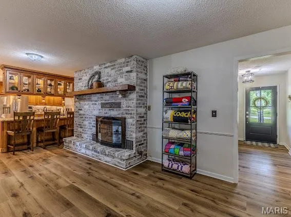 $398,900 | 20150 Southwest Oakwood Drive, Lebanon, MO 65536