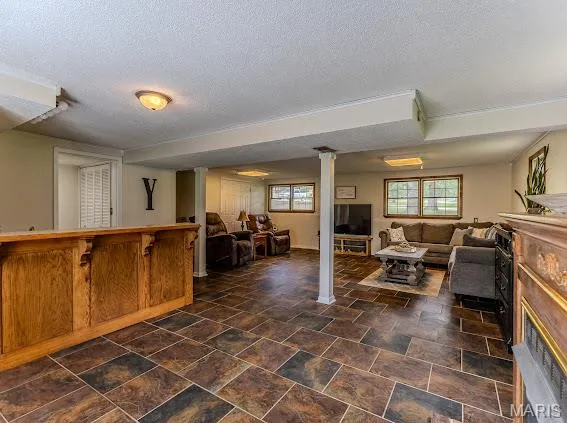 $398,900 | 20150 Southwest Oakwood Drive, Lebanon, MO 65536