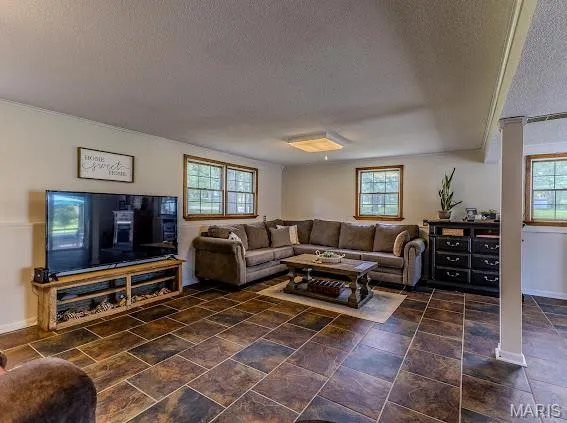 $398,900 | 20150 Southwest Oakwood Drive, Lebanon, MO 65536