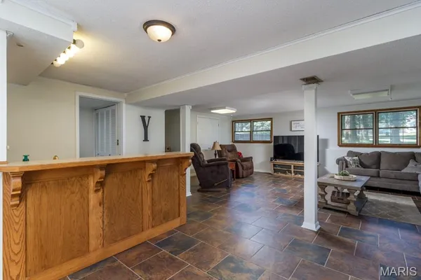 $398,900 | 20150 Southwest Oakwood Drive, Lebanon, MO 65536