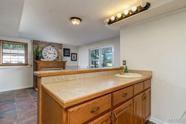 $398,900 | 20150 Southwest Oakwood Drive, Lebanon, MO 65536