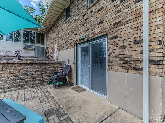 $398,900 | 20150 Southwest Oakwood Drive, Lebanon, MO 65536