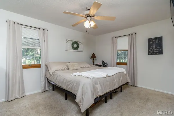 $398,900 | 20150 Southwest Oakwood Drive, Lebanon, MO 65536