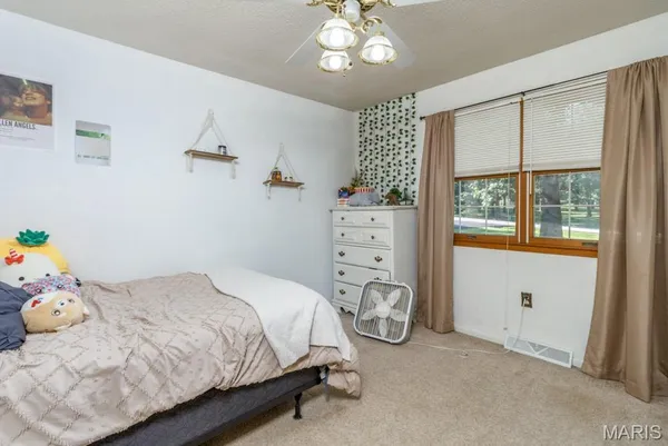 $398,900 | 20150 Southwest Oakwood Drive, Lebanon, MO 65536