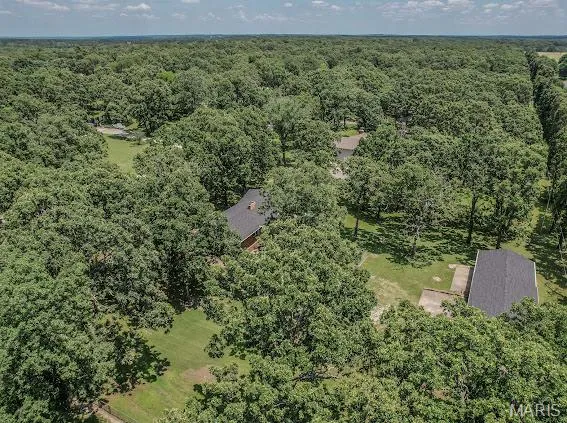 $398,900 | 20150 Southwest Oakwood Drive, Lebanon, MO 65536