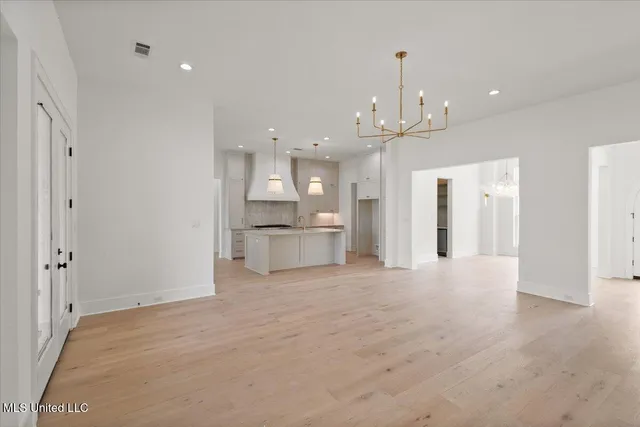 $965,000 | 225 Parke Drive, Ridgeland, MS 39157