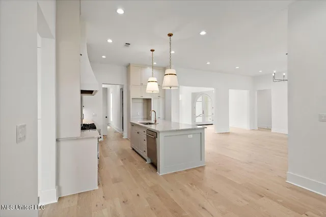 $965,000 | 225 Parke Drive, Ridgeland, MS 39157