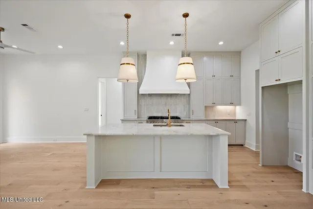 $965,000 | 225 Parke Drive, Ridgeland, MS 39157