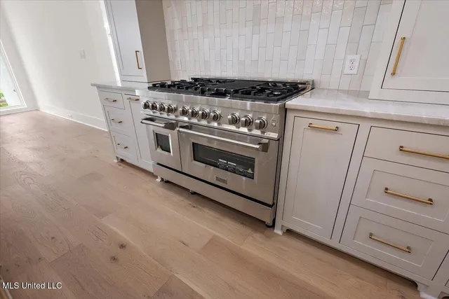 $965,000 | 225 Parke Drive, Ridgeland, MS 39157