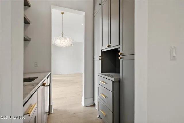 $965,000 | 225 Parke Drive, Ridgeland, MS 39157