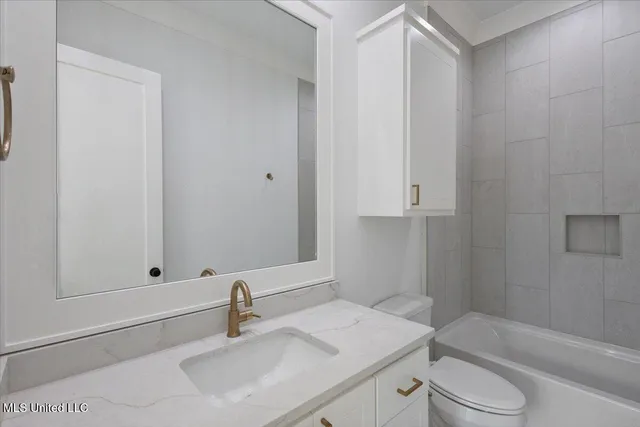 $965,000 | 225 Parke Drive, Ridgeland, MS 39157