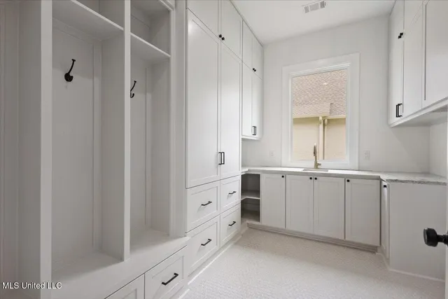 $965,000 | 225 Parke Drive, Ridgeland, MS 39157