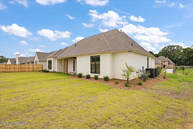 $965,000 | 225 Parke Drive, Ridgeland, MS 39157