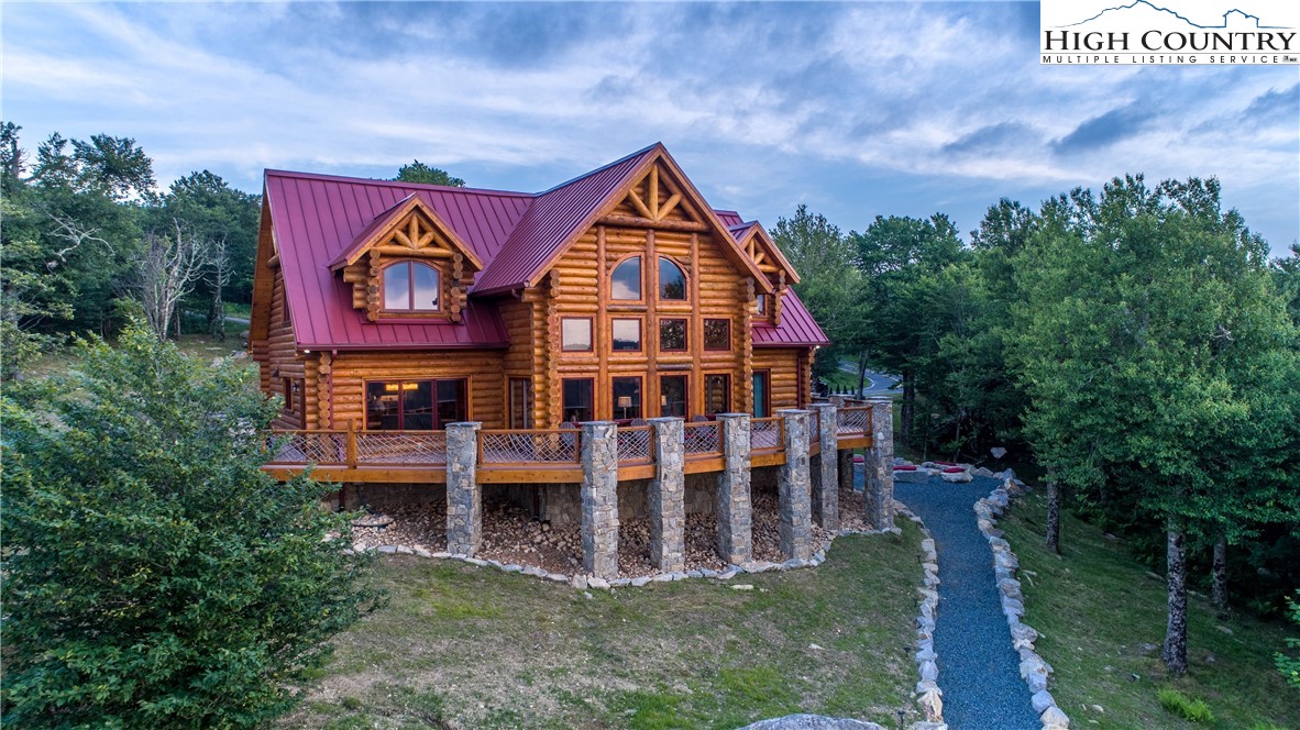 112 Oz Road Beech Mountain, NC 28604 - Photo 1 of 48 Gallery Image 1