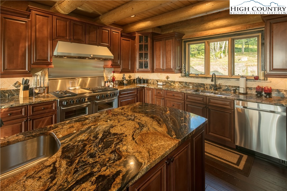 112 Oz Road Beech Mountain, NC 28604 - Photo 15 of 48 Gallery Image 15