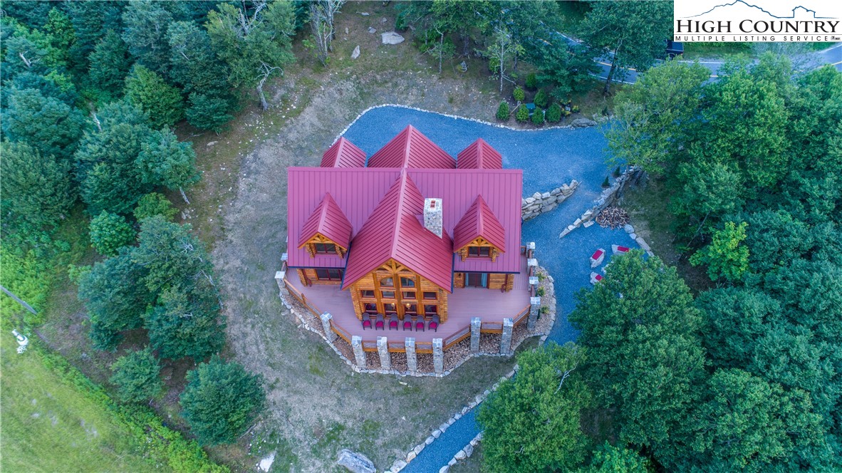 112 Oz Road Beech Mountain, NC 28604 - Photo 2 of 48 Gallery Image 2