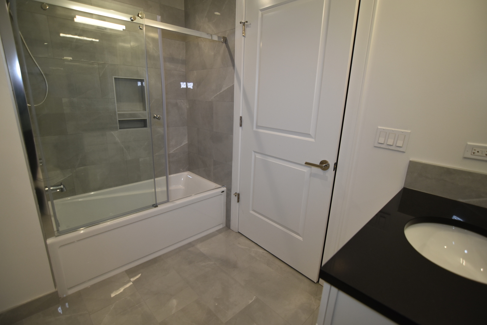 3833 North Broadway, Unit 620 Chicago, IL 60613 - Photo 15 of 16