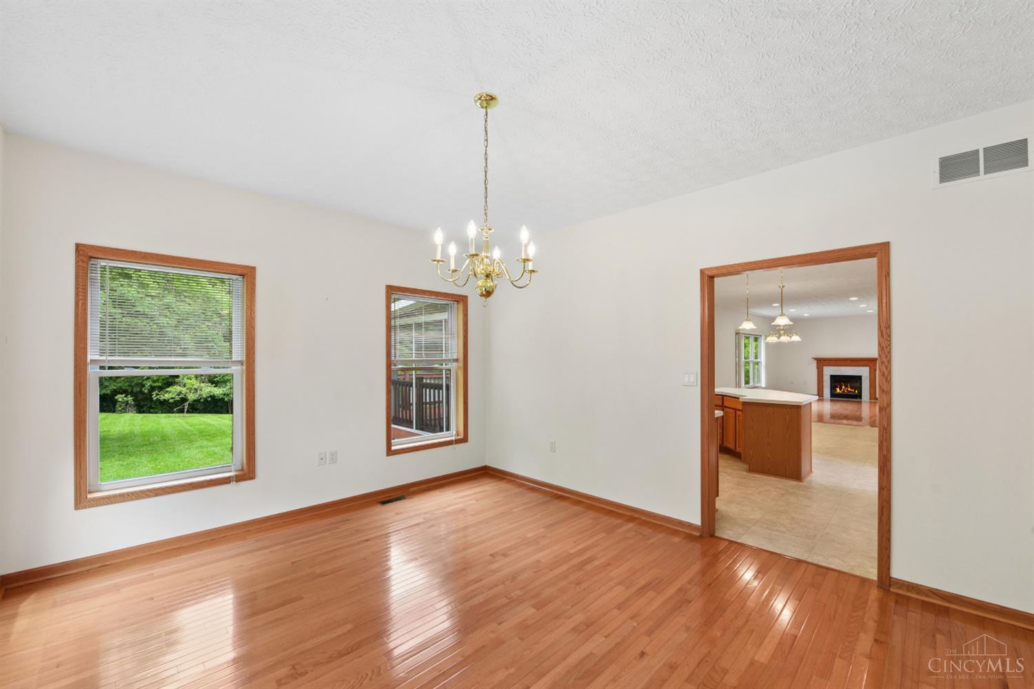 1109 Asbury Road Cincinnati, OH 45255 - Photo 33 of 69